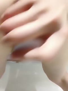 201 9:08HD【魏乔安】清纯可爱白富美巨乳美少女逛夜市前塞入遥控跳蛋边逛街边被玩弄好兴奋好害羞被外国巨屌插