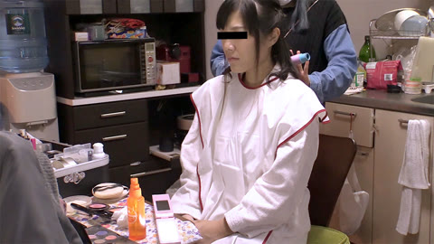 引導和調教一個不愛交際的大胸甜心女孩，她有一根催情的雞巴！ ！小日向未優 清原みゆう