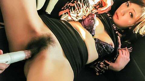 大奶美女護士制服被黑肉棒男友無套輸出 白漿直流一臉享受的表情 護士