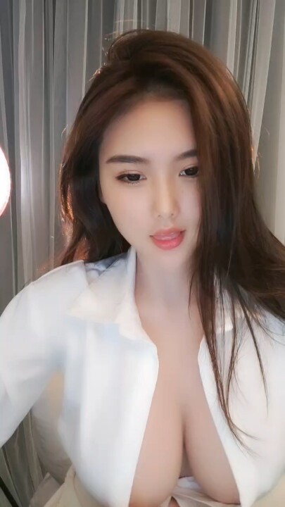 媽媽和兒子亂倫 戀母 開水裏下迷藥 無套內射騷媽媽 20231127