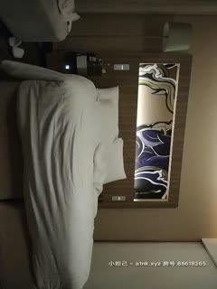 2.2K 1:46HD猎奇 上海 迪斯尼 情侣 打架完整版 衣服都撕开了 主要看奶子