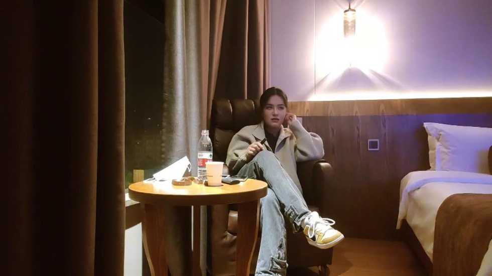 [原创] 刚结婚三个月 给老公带绿帽 出差约泡教成母狗