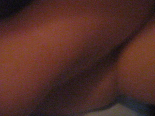 竹笋型美乳D杯新人小美女,女仆装性感露出,脱光光下腰掰开茓