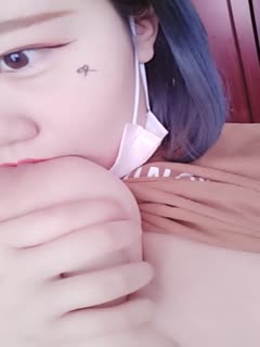 「已經不滿足於只是親吻嘴唇了」互相舔舐滿是口水的臉，臉部舌吻 松井日奈子 MIAB507