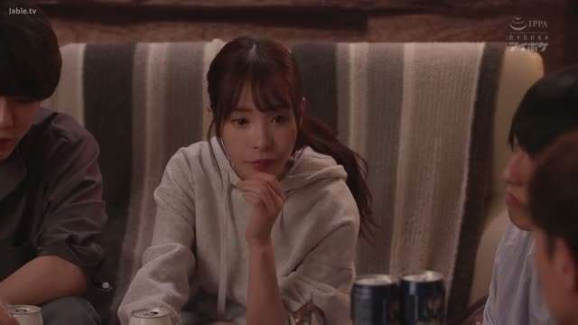 百合妄想的女生之間，沒想到我會被夾在中間 被推崇的情侶W小惡魔夾擊，讓我達悶絕的百合高潮哈倫 赤名伊都 天然美月 夢莉梨花 BBAN538