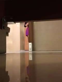 【实拍】双飞巨乳女大生闯入男澡堂！浴巾裹身主动搓洗肉棒，湿身诱惑无码流出！[DVMM_143]