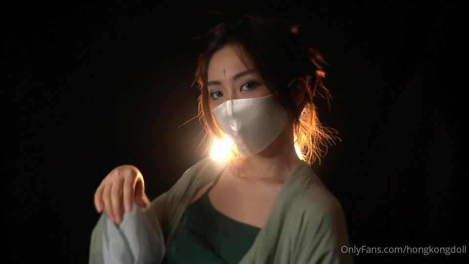 半夜醒来骚逼还在流水 直接侧躺后入暴操