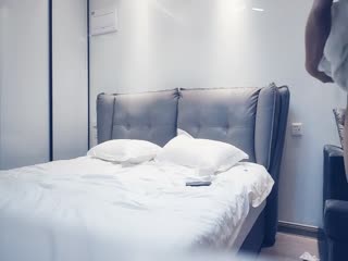 黏腻媚药润滑液按摩体验！极小比基尼脸红人妻的欧派 乳头被黏腻地揉捏！持续滑溜地挑逗，会不会就连 HJMO697