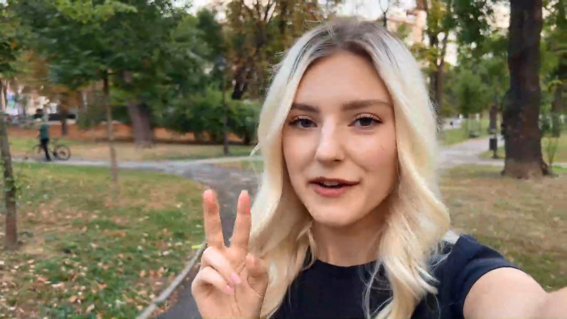 抖音走光闪现个个露点