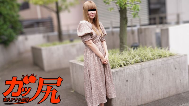 在马路旁边撅着屁股尿尿的『萌酱』被哥哥拉到路边爆炒，打扮得乖乖的，当然是为了方便做坏事啦(21V)