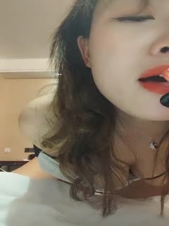 绿帽淫妻女护士出轨偷情骗男友在医院加班跑到酒店偷情