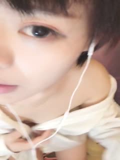 [中文字幕]MIDA209 双亲不在，童年玩伴突然造访，说道 「我第一次有男朋友，可以试试只试一次的性爱练习吗？」并拿出一个保险套请求。本应只是一次的，但在阳物的刺激下，意识到性爱的快感，最后没有戴保险套，连续三天三夜进行无套内射的性爱。泉桃花。 泉ももか泉ももか