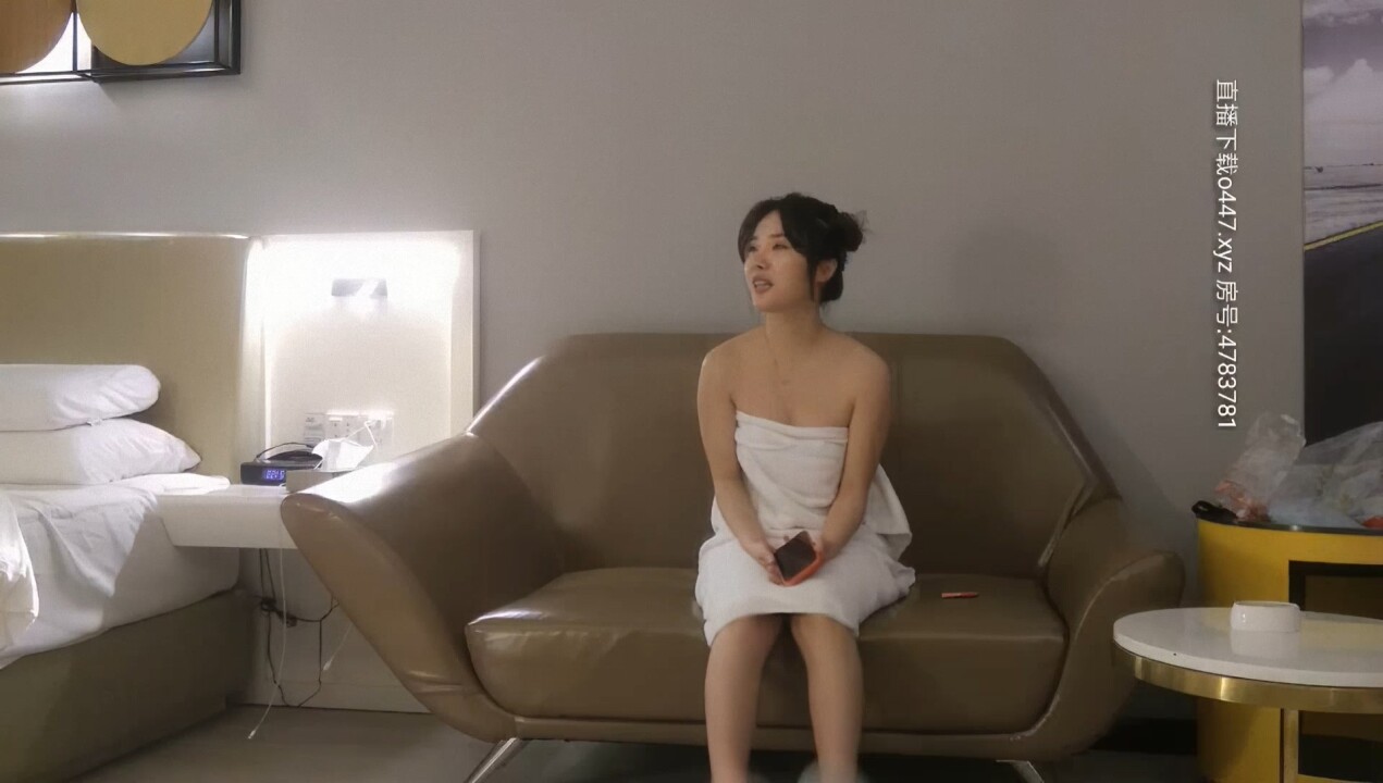 [無碼]fc2ppv 4718037 颜出现 素人前来做爱事！ CASE 88 非常非常可爱，开朗性格，身材一流派对伴侣工作打工的JD Yui 20 的情况