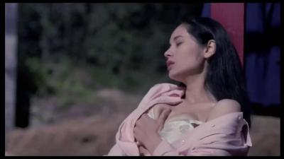 尽情玩弄蜜汁肥臀和充满淫液的小蜜穴 (1)