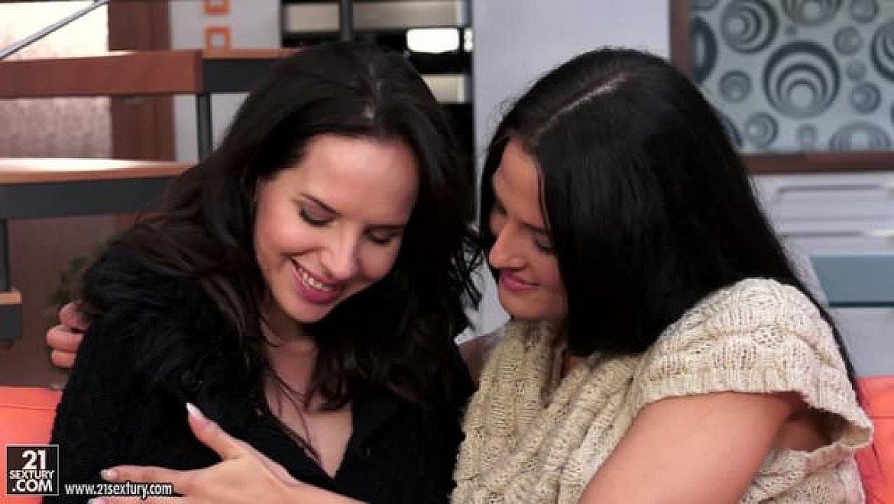 新晋约炮大神『ICICIS』?SOUL上面认识的湖南大学极品反差婊！约出来当天拿下！撸点很多！