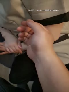 [亞洲無碼] [77]2熟女人妻 在家光着屁屁吃大洋吊 展示她一流的口活 边吃边摸逼 最后口爆吃精