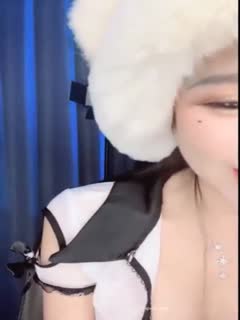 513 4:27HD大神商场尾随偷拍水手服小姐姐外纯内骚微透内毛都顶出来了少妇商店撅着屁股挑选商品白色屁股半透明内内