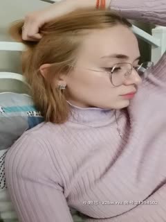 她真的好會扭，她知道男人喜歡的樣子，巨乳女神