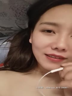 可爱的金发美女 Vickie 深喉罗马少校的 BBC 被操！