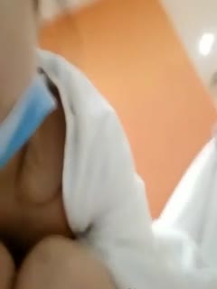 青少年忠诚 朱莉娅 詹姆斯 (Julia James) 为了那个鸡巴而张开她的屁眼！