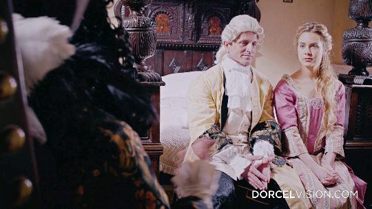 我在我的继妹锻炼时恶作剧，她想操我！