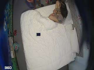 [VR]超高清8K 因为你，我变得更加敏感 我和经理的妻子玛丽娜有染，她的敏感度在生完孩子后变得更加敏锐。每月一次，每次经理出差到当地时，我都会继续受精中出。白石麻里奈