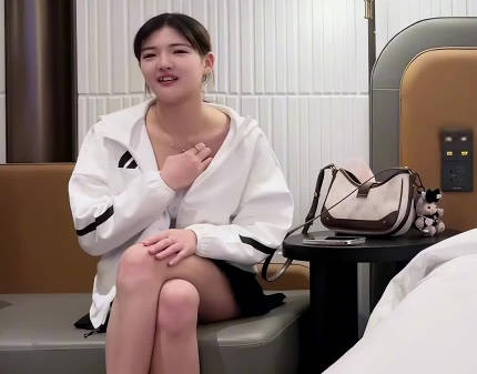 今天约了个19岁的北方妹子身材高挑大长腿-7BOSS