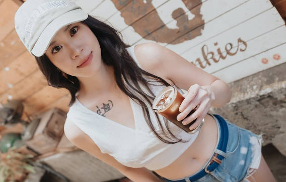 女子图鉴an9tv-075人气咖啡馆的美人老闆娘33岁D罩杯真乳被抽插直到射精