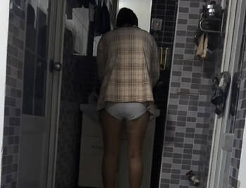 海角社区.第一次跟老妈在洗脸池前她洗衣服我操逼