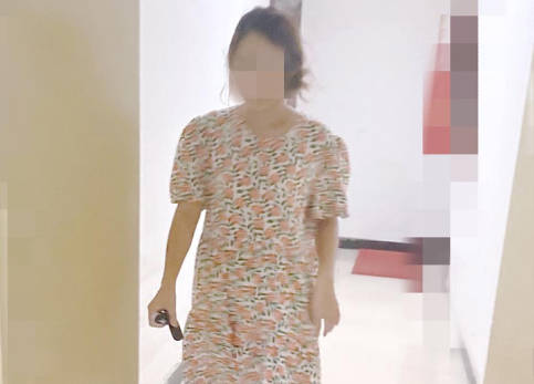 海角社区.终于再一次操了邻居孩子睡了在楼道干最后内射